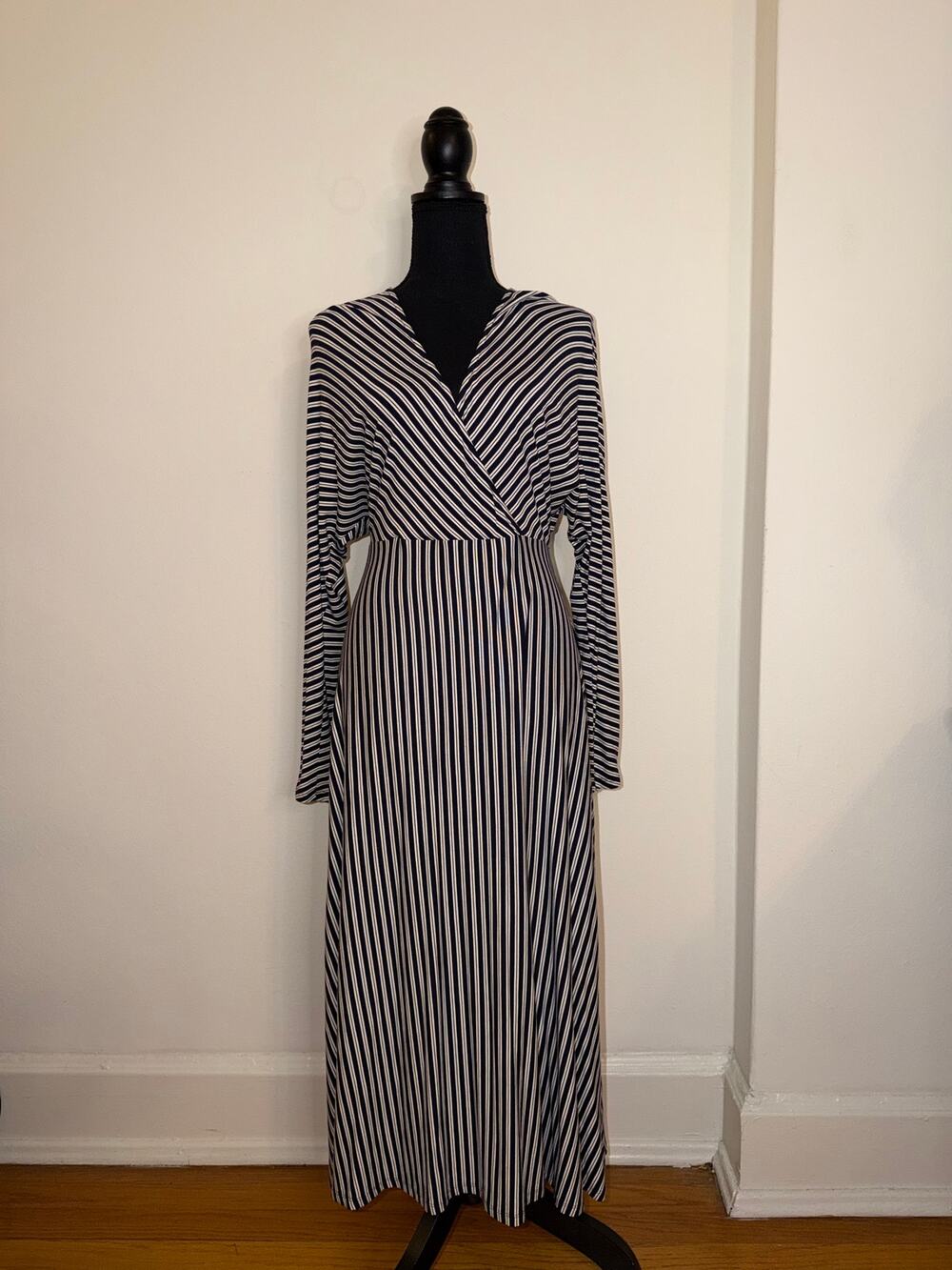 Boden Striped Long Sleeve Maxi Dress Black White V-Neck Classic Casual | Size 8